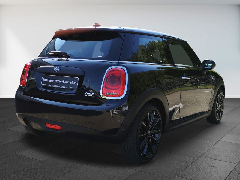 MINI - One Blackyard