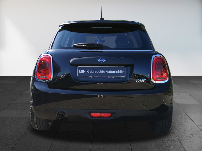 MINI - One Blackyard