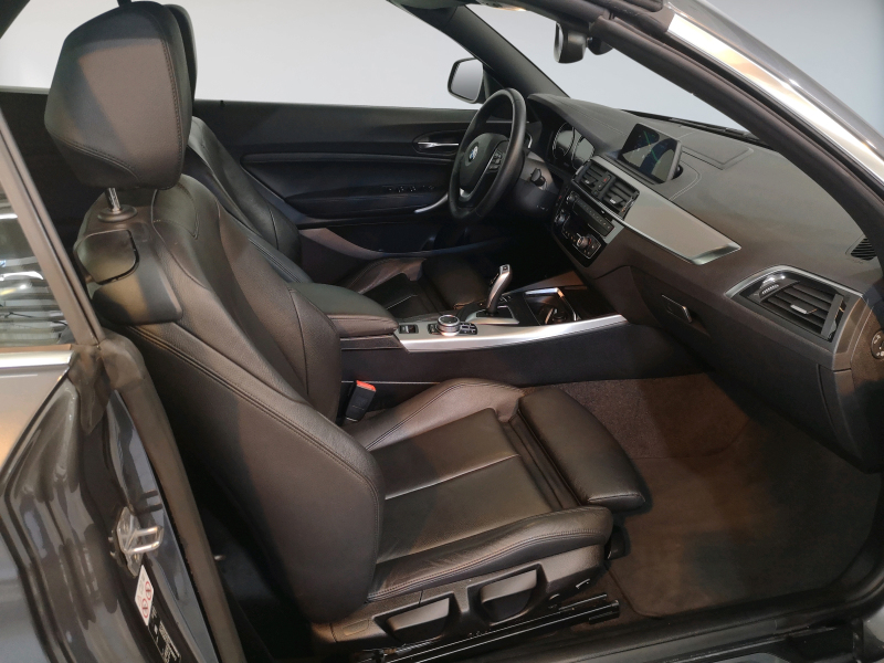 BMW - 218i Cabrio Luxury Line
