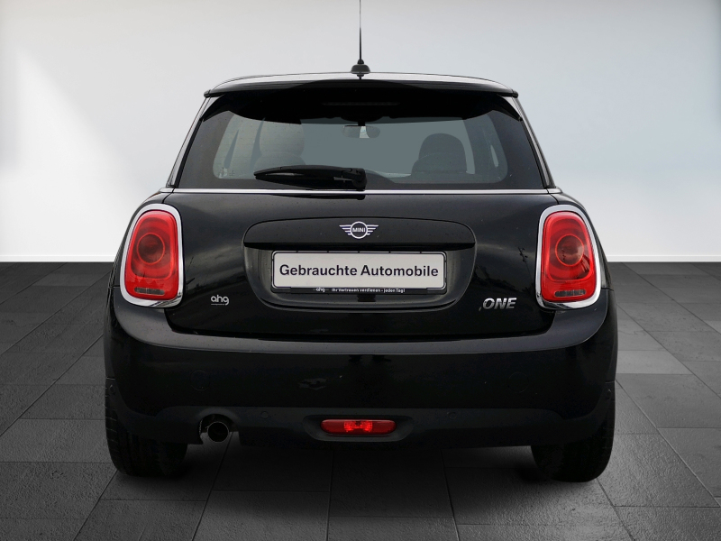 MINI - One Blackyard