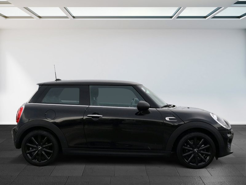 MINI - One Blackyard