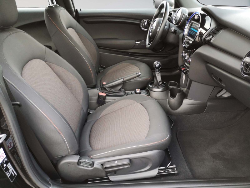 MINI - One Blackyard