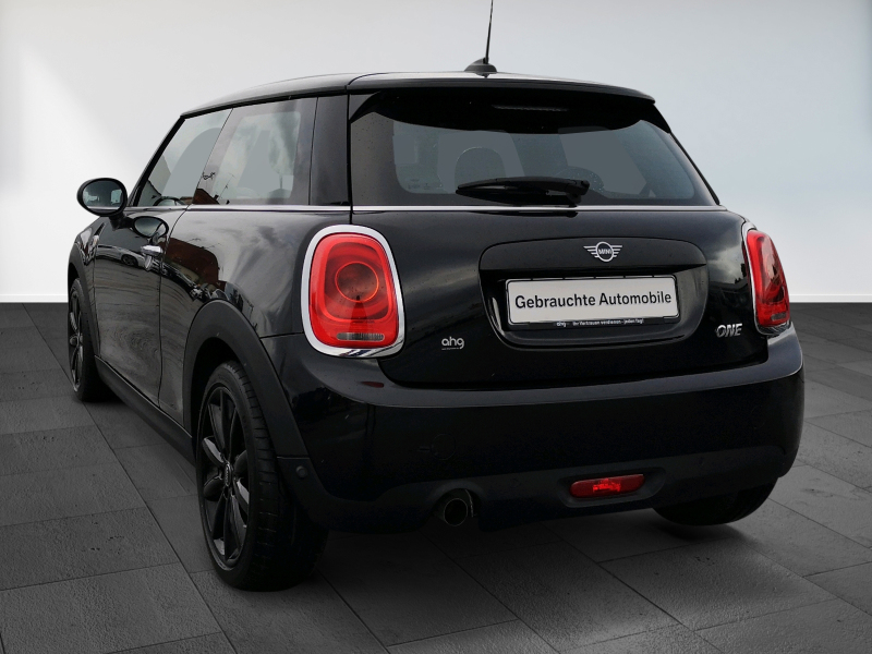 MINI - One Blackyard