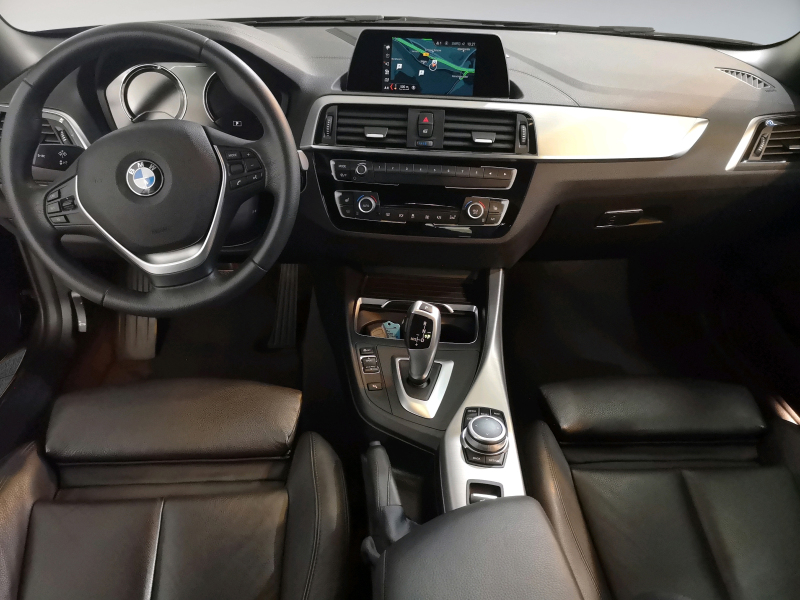BMW - 218i Cabrio Luxury Line
