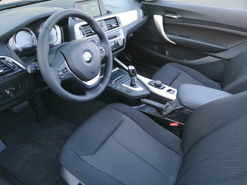 BMW - 220i Steptronic Cabrio Advantage