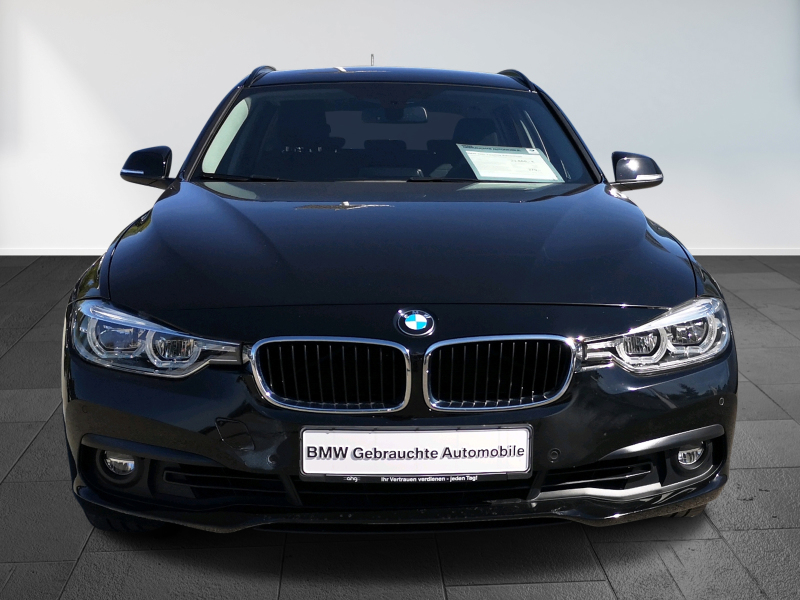 BMW - 320i Touring Advantage