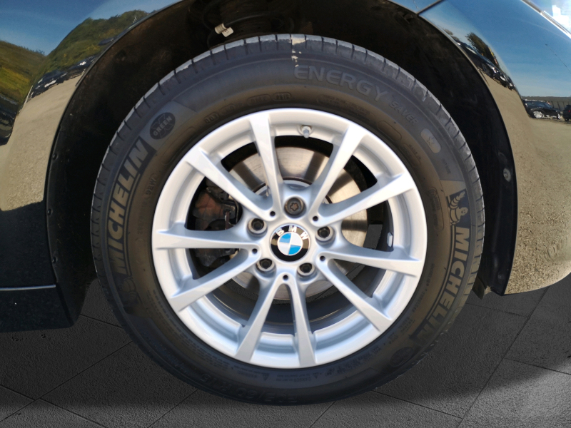 BMW - 320i Touring Advantage