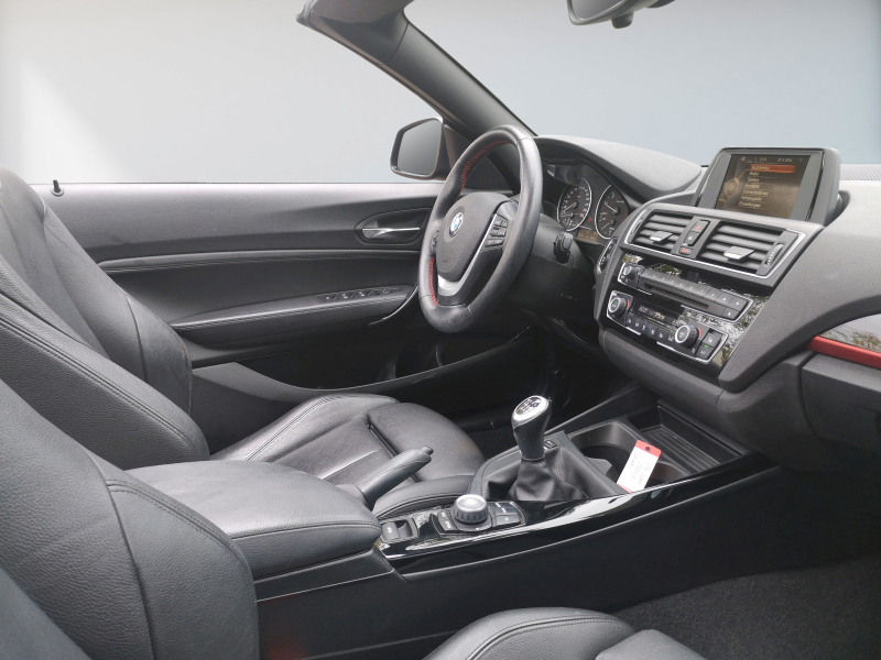 BMW - 218i Cabrio Sport Line