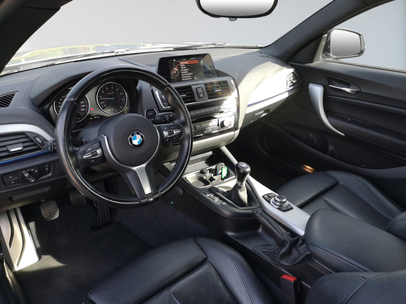 BMW - 220i Coupe M Sport