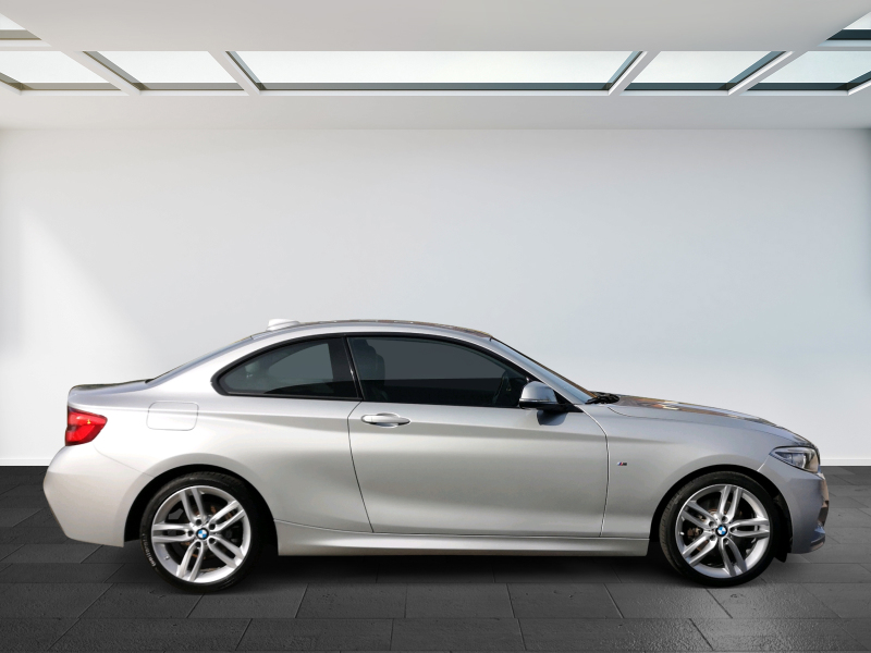 BMW - 220i Coupe M Sport