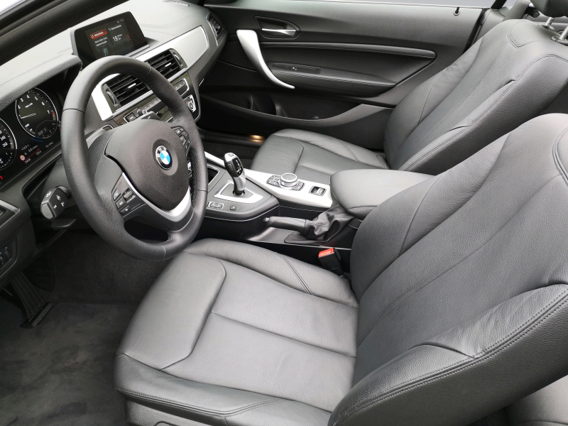 BMW - 220i Steptronic Cabrio Luxury Line