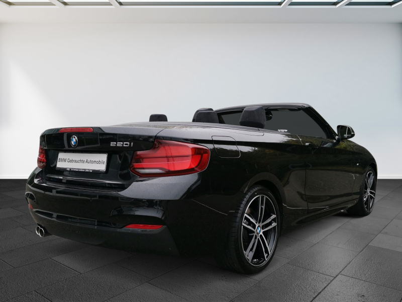 BMW - 220i Cabrio Sport-Aut.