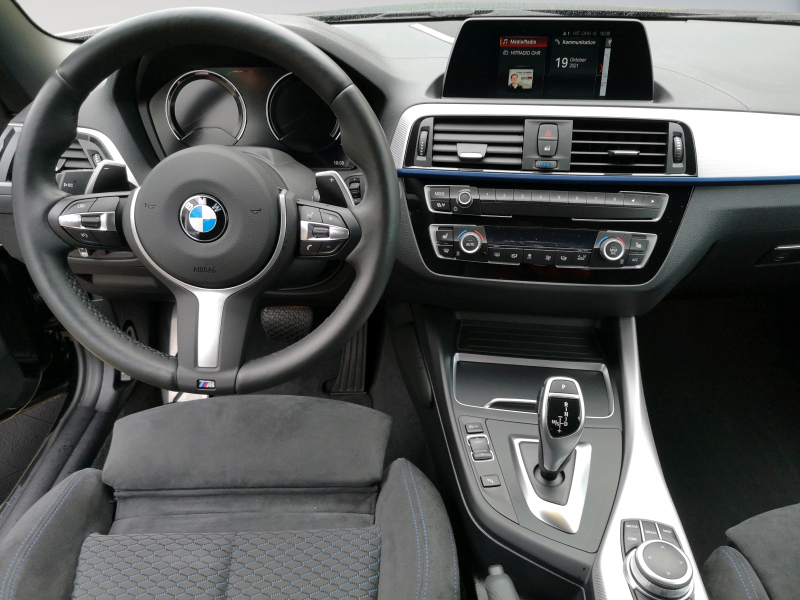 BMW - 220i Cabrio Sport-Aut.