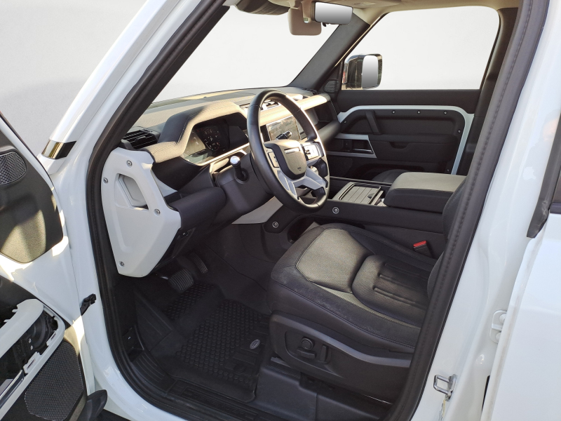 Land Rover - Defender 110 D240 SE