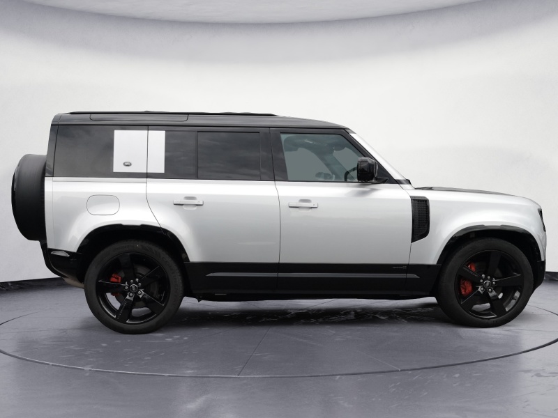 Land Rover - Defender 110 D300 X