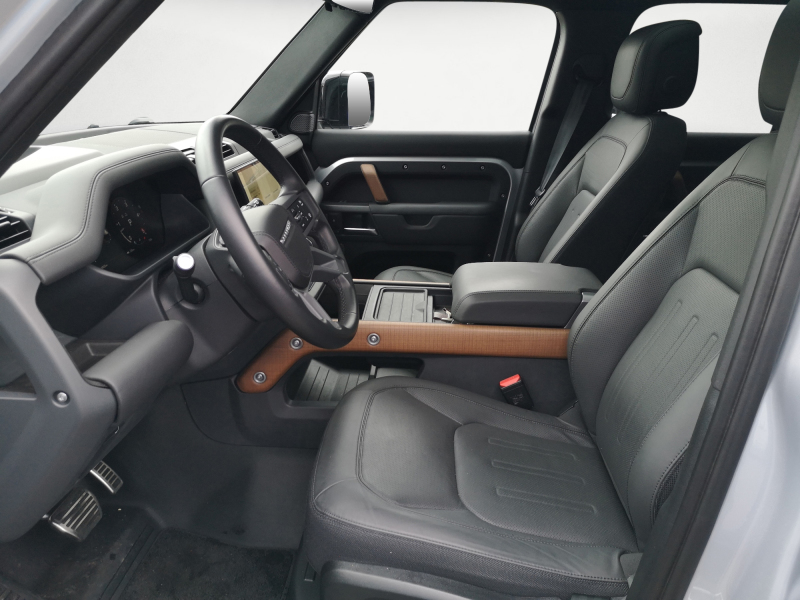Land Rover - Defender 110 D300 X
