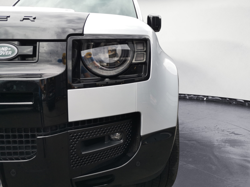Land Rover - Defender 110 D300 X