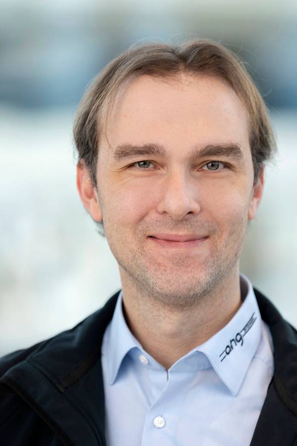 contact_import_imageScSeB4