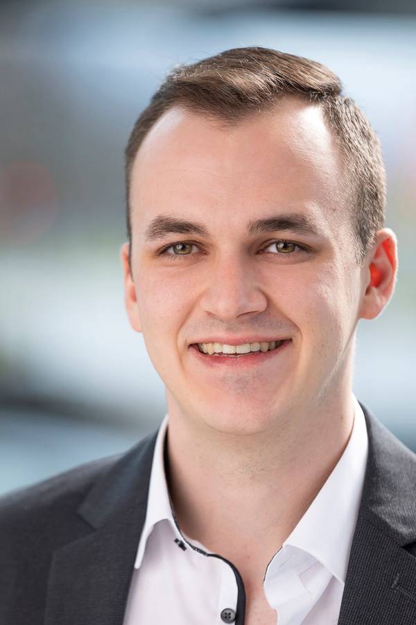 contact_import_imageKPjhxz