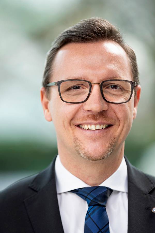 contact_import_imageCID8K9