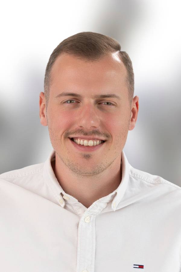 contact_import_imageElwdtu