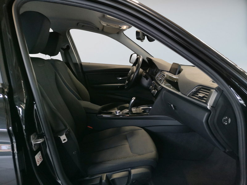 BMW - 320d Touring Advantage Aut.