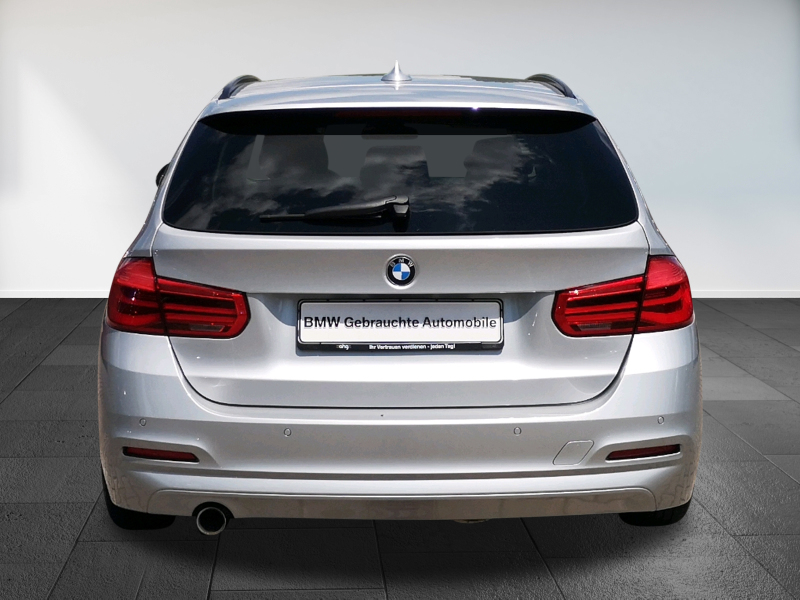 BMW - 318d Touring Advantage