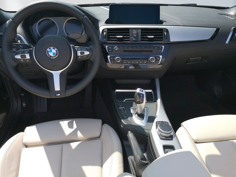BMW - 220d Cabrio Sport Line