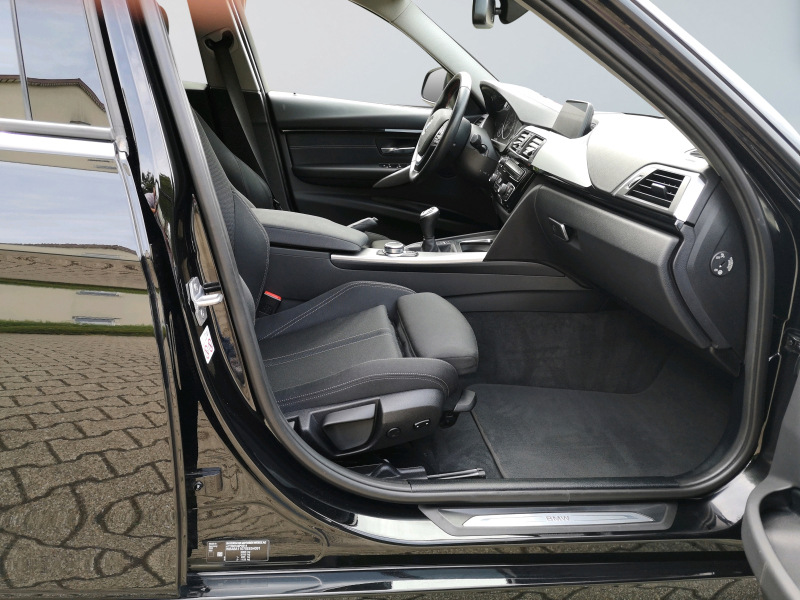 BMW - 320i Sport Line Lim.