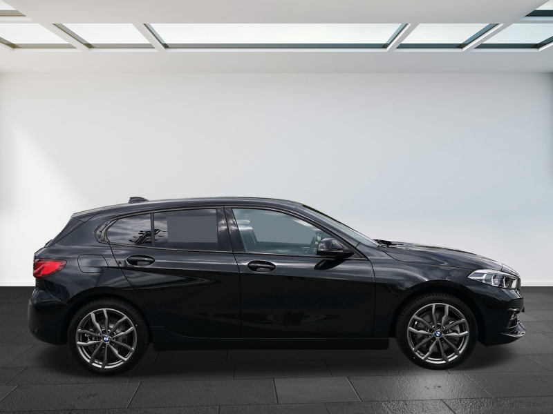 BMW - 120i Sport Line Sport-Aut.