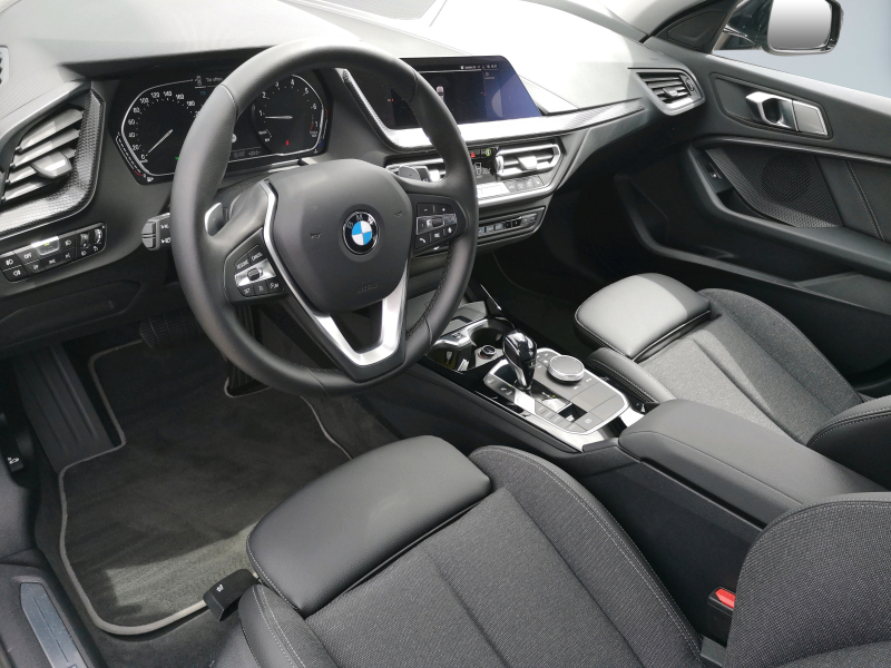 BMW - 120i Sport Line Sport-Aut.