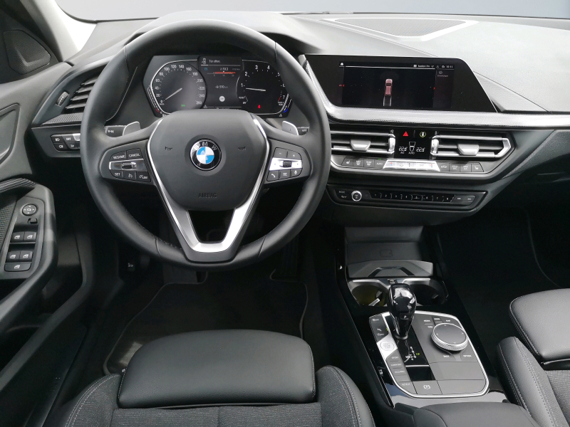 BMW - 120i Sport Line Sport-Aut.