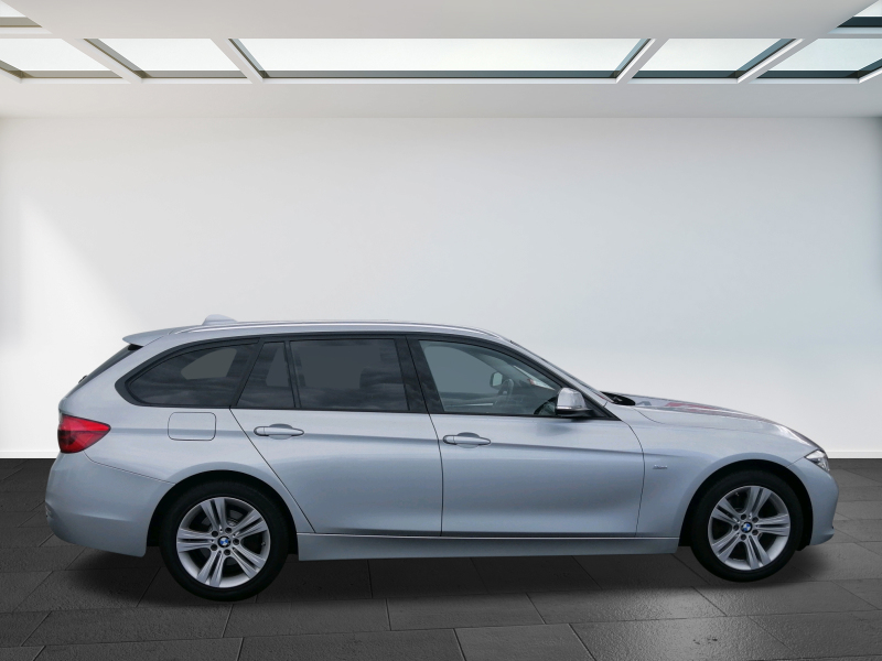 BMW - 318d Touring Sport Line
