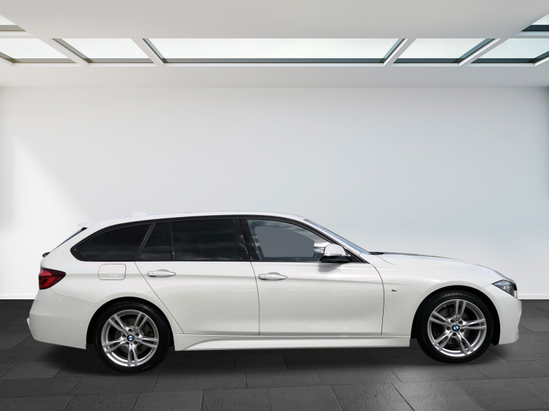 BMW - 330d Touring M Sport Shadow