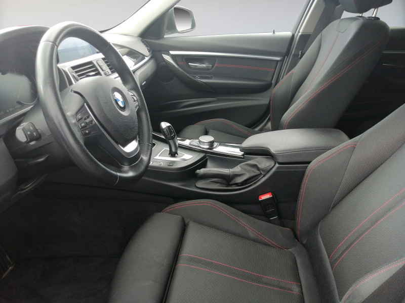 BMW - 318d Touring Sport Line