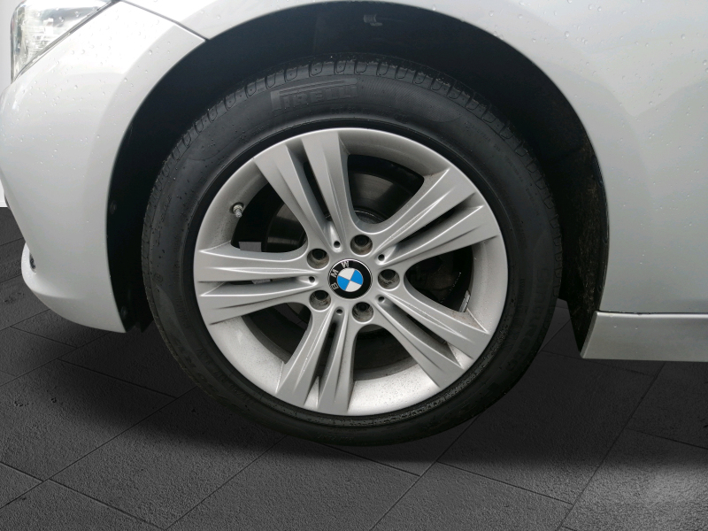 BMW - 318d Touring Sport Line