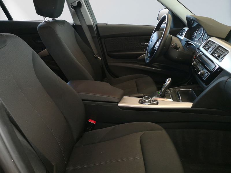 BMW - 318d Touring Advantage Aut.