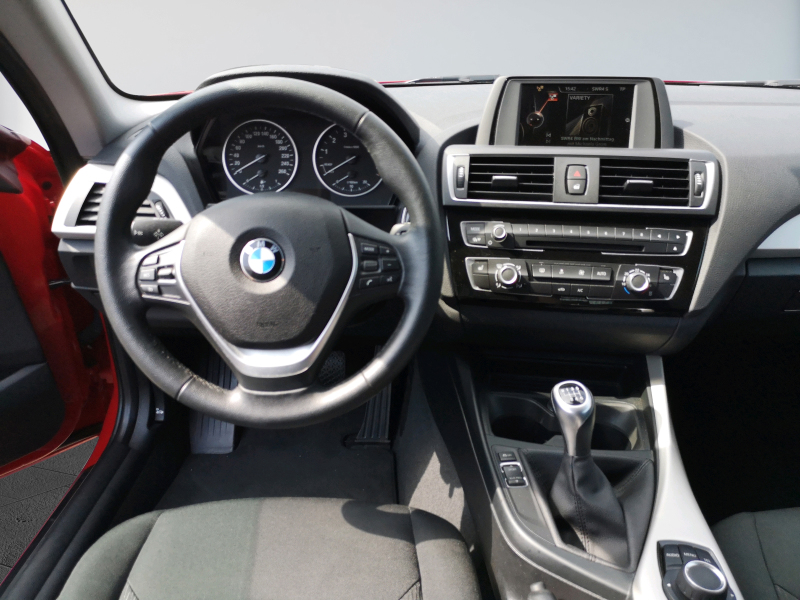 BMW - 118i Advantage