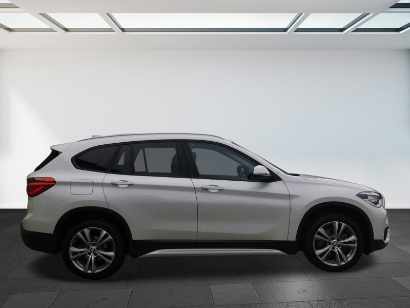 BMW - X1 sDrive18i Sport Line