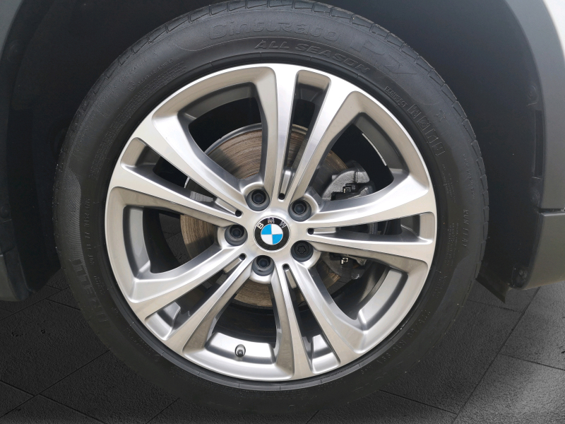 BMW - X1 sDrive18i Sport Line