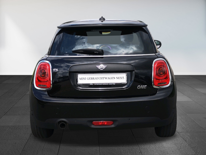 MINI - One Blackyard