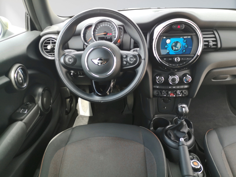 MINI - One Blackyard