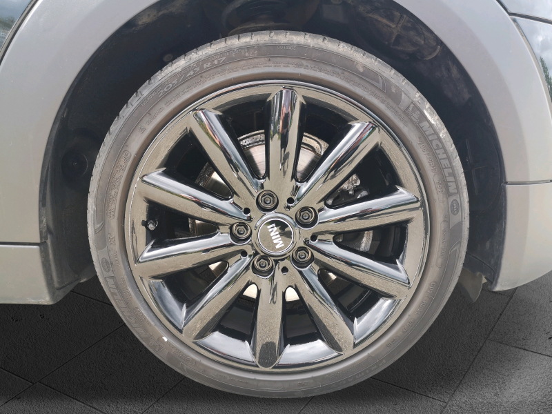 MINI - One Blackyard