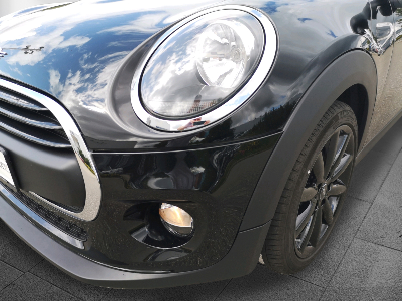 MINI - One Blackyard